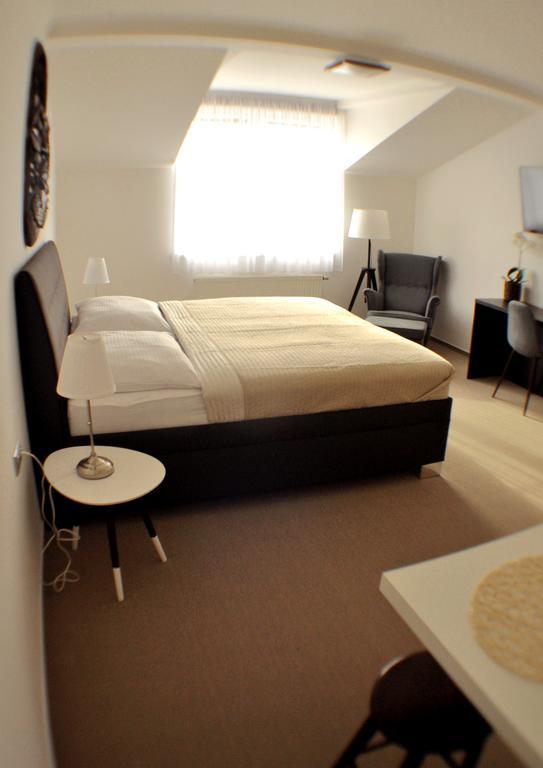 Studia Letcu 2A Apartment Olomouc Bagian luar foto