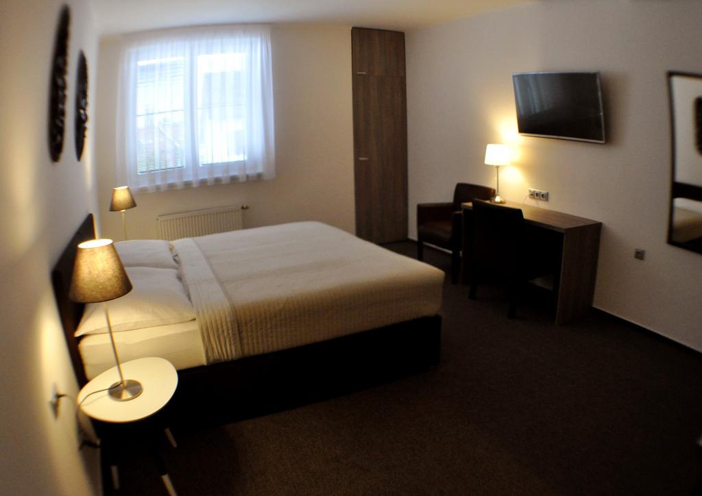 Studia Letcu 2A Apartment Olomouc Bagian luar foto